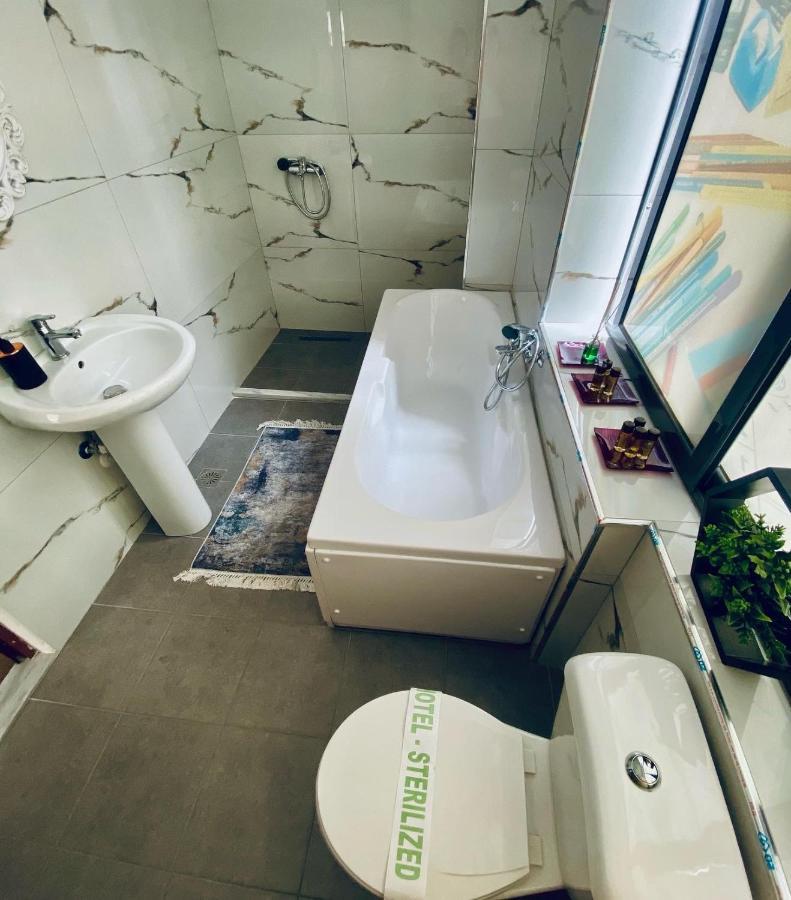 Kb Downtown Gjirokaster Apartment Luaran gambar